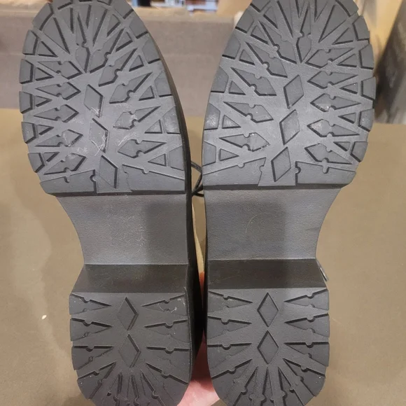 NWOT Forever 21 white boots - Picture 4 of 10